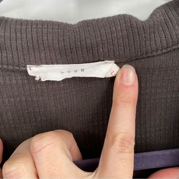 Lush Women’s V Neck Knot Front Long Sleeve Ribbed Knit Brown Mini Dress size L - Picture 2 of 3